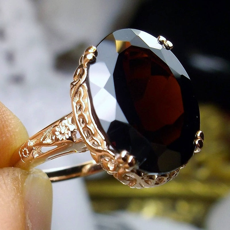 Huitan Hot Sale Anniversary Ring for Women 2021 Trendy Jewelry Romantic Carved Pattern Design Versatile Female Finger-rings Bulk