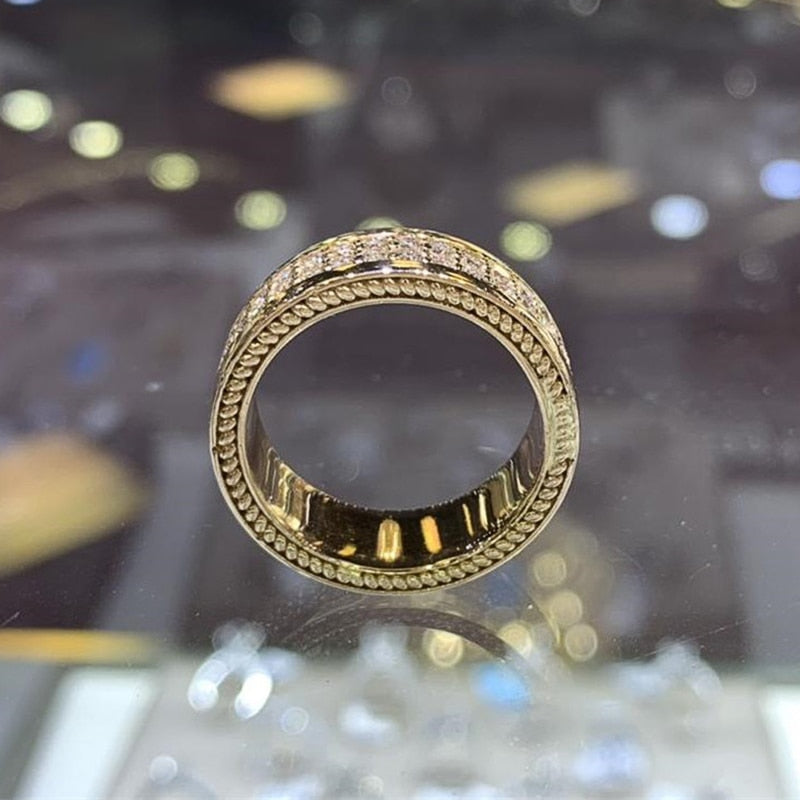 Huitan Gorgeous Gold Color Women Finger Rings Newly Wedding Engagement Trends Eternity Rings Cubic Zirconia Fashion Jewelry 2021
