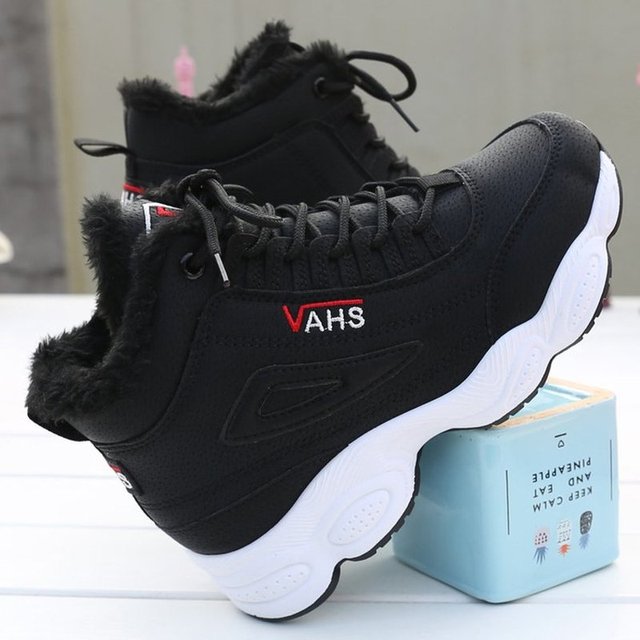 2021 New Autumn Sneakers Woman Vulcanized Shoes Suede Female PU Leather Outdoor Lace-Up Plus Hair Thicken Sneakers Women